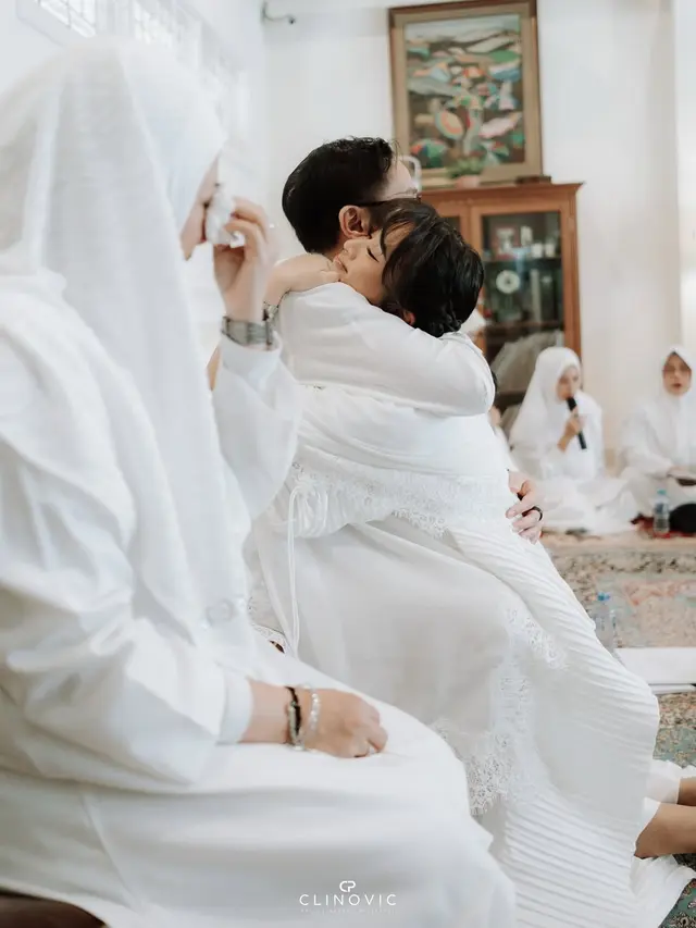 Foto Pengajian Jelang Pernikahan Anak Ikke Nurjanah (Foto: Instagram @adirakania)