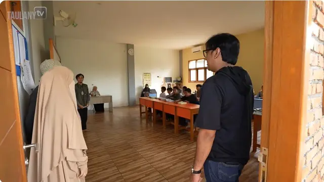 8 Potret Rumah Ustaz Dennis Lim yang Minimalis, Ada Ruang Belajar untuk Santri
