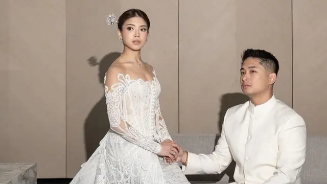 Clarissa Tanoesoedibjo lakukan Upacara Pencatatan Sipil Pernikahan. [@reynaldotjandra/@derai.studio]