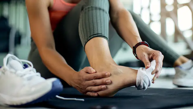 Bye-Bye Bau! 5 Trik Ampuh agar Sepatu Tetap Wangi Sepanjang Hari - 1