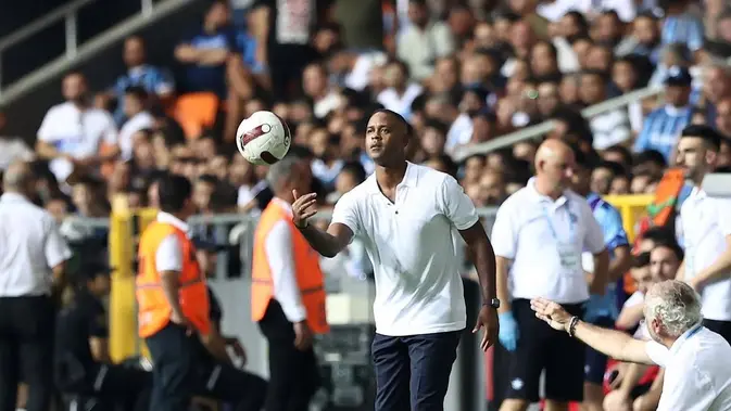 Formasi Misterius Kluivert: Pemain Kebingungan, Lawan Tercengang