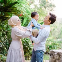 Fedi Nuril dan Istri (Sumber: Instagram/fedinuril/calystavannyws)