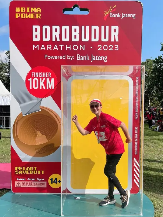 Warga hingga anak-anak pelajar yang memberikan semangat di sepanjang lintasan. "Dan yg paling istimewa: cheering anak2 sekolah di sepanjang jalan dan juga ramah dan semangatnya masyarakat setempat…happy bgt akuu…Btw," sambungnya. [Instagram/irawbw]