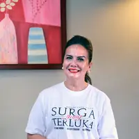 "Begitu baca sambil sarapan dan fokus, air mata saya berlinang. Saya jarang baca skrip. Ibu saya says pun seperti itu, sangat tersentuh," kata Christine Hakim di kawasan Tebet, Jakarta Selatan, Rabu (16/3/2016). (Adrian Putra/Bintang.com)