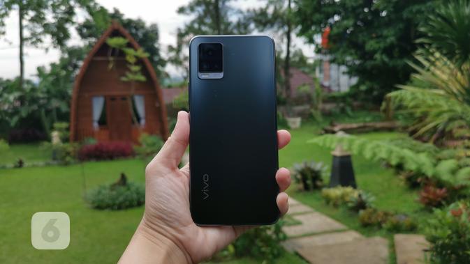 Desain Vivo V20 (Foto: Andina Librianty/Liputan6.com)