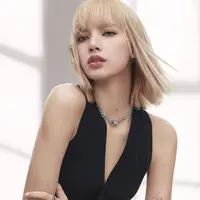 Lisa BLACKPINK tampil sebagai wajah kampanye Bvlgari yang terbaru. Foto: Instagram.