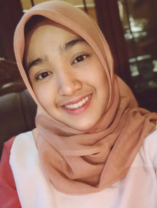 Ia pertama kali bermain dalam sinetron Aisyah pada 2007. Namanya mulai dikenal publik saat dirinya berakting di sinetron Tukang Bubur Naik Haji pada 2012. (Foto: instagram.com/cutsyifaa)