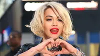 Bisnis Hortikultura, Rita Ora Buka Toko Merangkai Bunga 