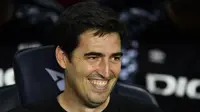 Pelatih muda Rayo Vallecano, Andoni Iraola yang punya peran penting terhadap moncernya penampilan Rayo di La Liga 2022/2023. (AFP/Pau Barrena)