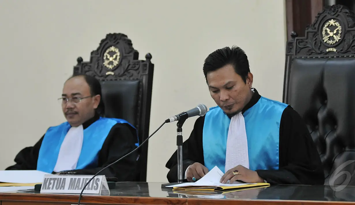 Majelis hakim PTUN Jakarta Timur memutuskan untuk mengabulkan gugatan kubu ARB, Jakarta, Senin (18/5/2015). Dengan putusan ini, SK Menkum HAM untuk kepengurusan Golkar hasil Munas Ancol pun dibatalkan (Liputan6.com/Johan Tallo)