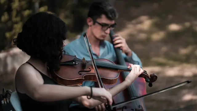 Pembentuk Nada dalam Medium Seni Musik