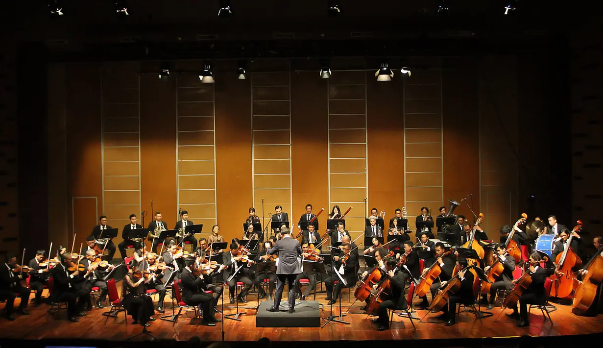 Jakarta Concert Orchestra Jumat (21/2/2020) di Usmar Ismail Hall, Jakarta. (Bambang E Ros/Fimela.com)