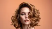 Ilustrasi&nbsp;Rambut Keriting Pendek. Credit via Shutterstock.com