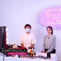 Tampilkan Makeup Glowing nan Elegan, Fimela with Barry x iStyle.id Kasih Tutorialnya Buat Para Hijaber