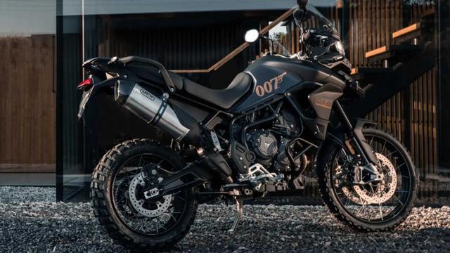 Ban off road sudah dipasang untuk kenikmatan berkendara