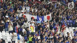Pertandingan Indonesia vs Jepang jadi perhatian para suporter timnas kedua negara. (Liputan6.com/Angga Yuniar)
