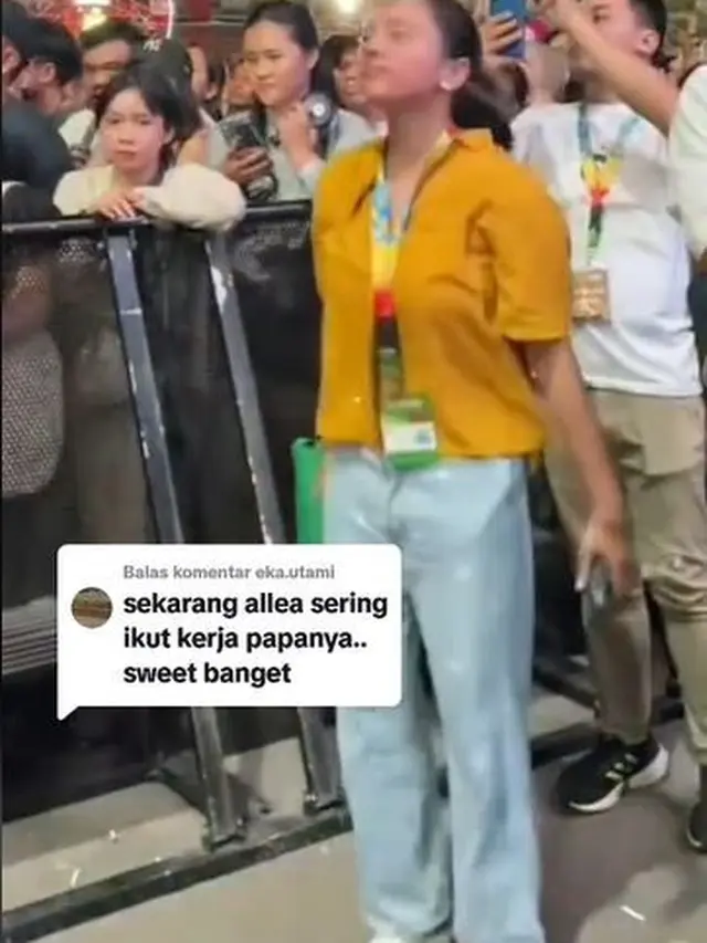 6 Potret Alleia Anak Ariel Nonton Konser Noah, Tampak Bangga Lihat Ayahnya
