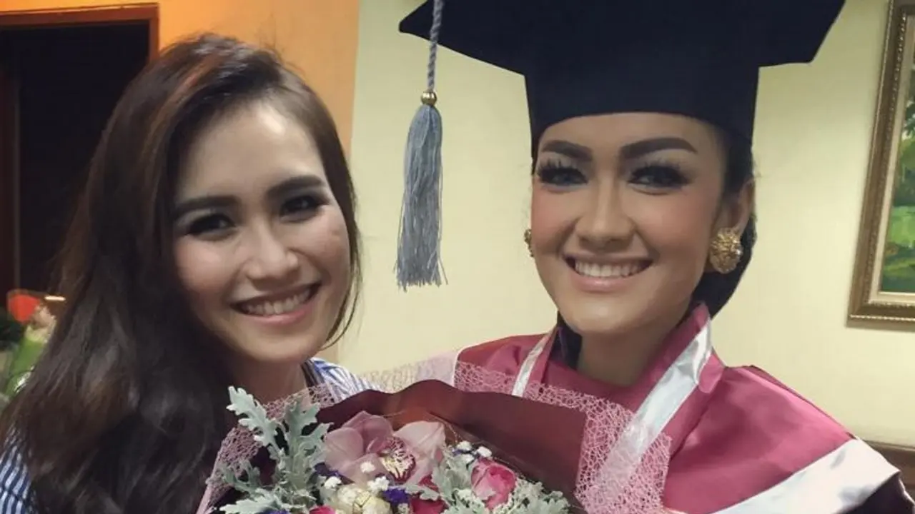 Ayu Ting Ting dan Julia Perez