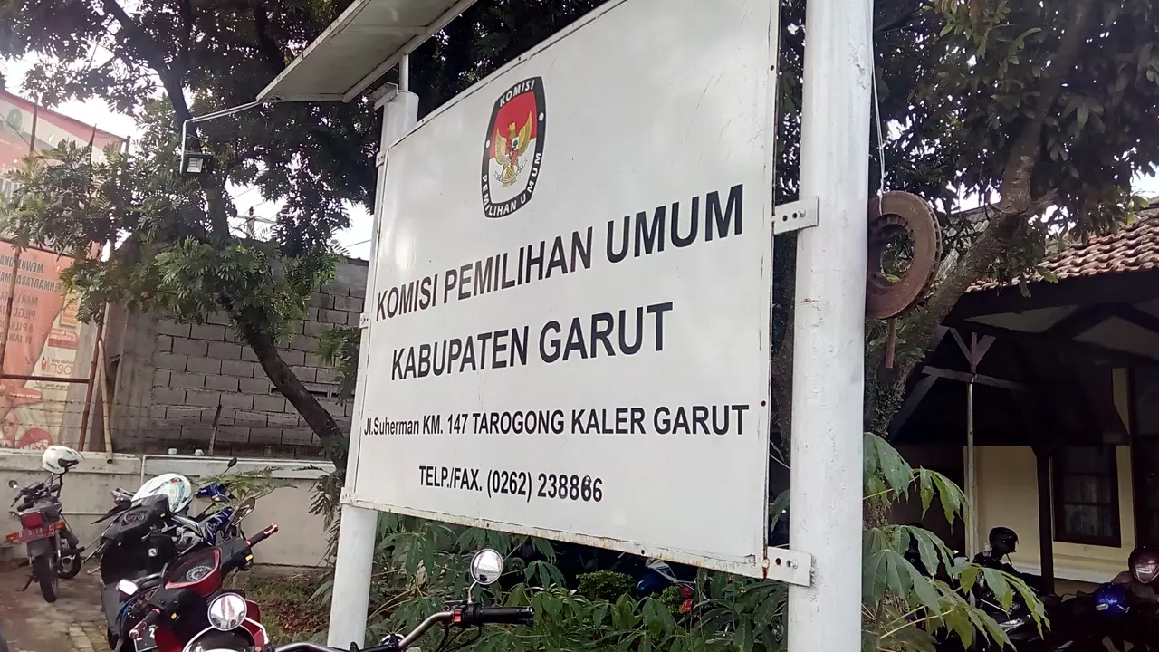 Pasangan Agus Supriadi-Imas Aa Ubudiyah gugat KPU Garut.