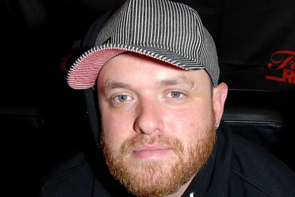4 Pembelaan Gitaris New Found Glory Terkait Kasus Pencabulan Anak