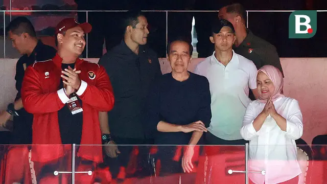 Foto: Ekspresi Presiden Jokowi dan Ibu Iriana saat Menyaksikan Anthony Ginting di Semifinal Indonesia Open 2023