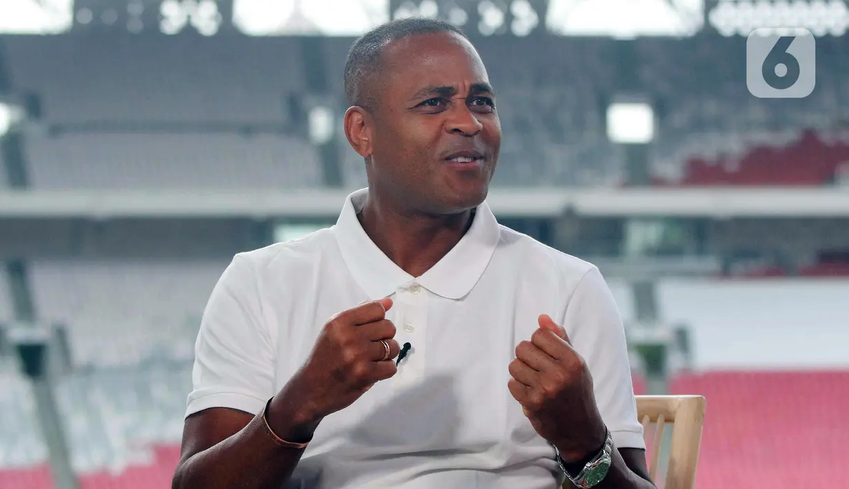 Patrick Kluivert pun berencana meracik komposisi terbaik dari pemain diaspora dan lokal. (Liputan6.com/Herman Zakharia)