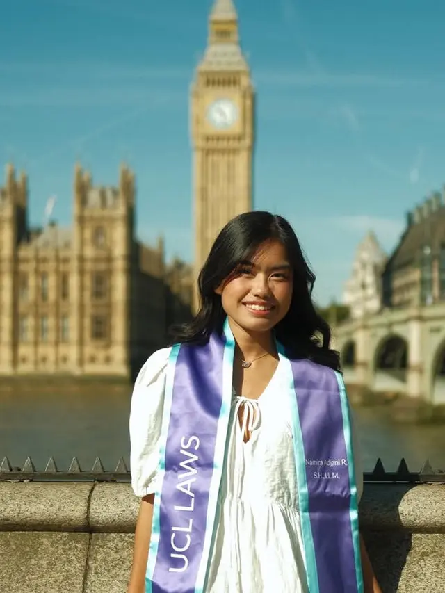 Namira Adjani Putri Alya Rohali Tampil Simple Kenakan Mini Dress saat Wisuda. [@namiradjani]