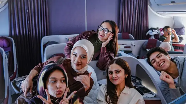 Potret El Rumi, Syifa Hadju, Bersama Sepupu dan Sahabat Liburan ke Paris (credit: https://www.instagram.com/elelrumi/).