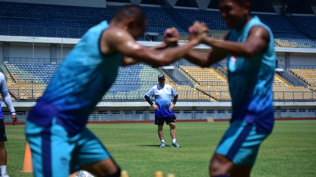 Persib Bandung, Robert Alberts