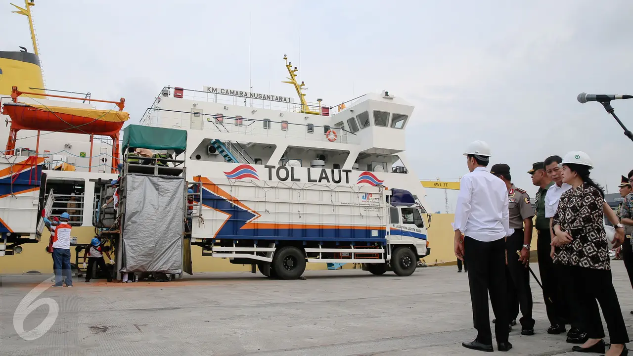 20151211-Presiden Sambut Kapal Pengangkut Ternak KM Camara Nusantara I