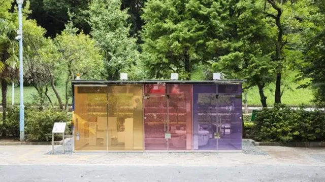 Viral, Toilet Umum Transparan di Jepang Ini Unik Banget