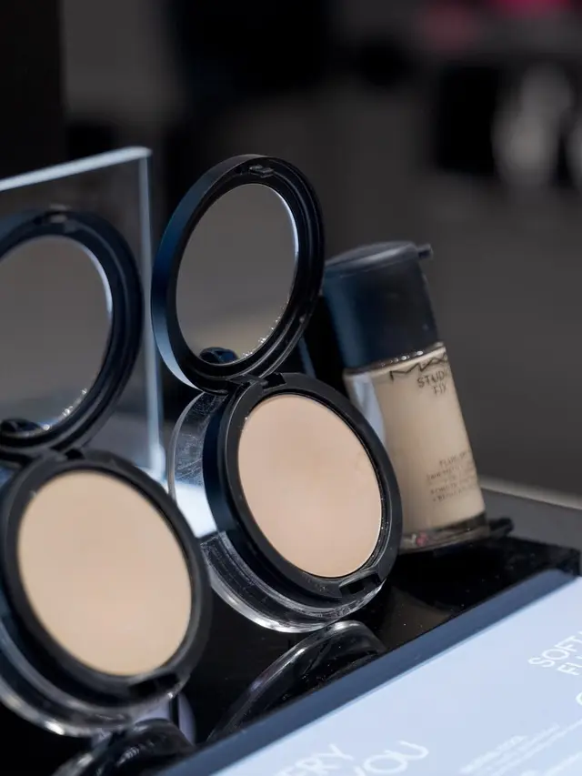 Setelah Lebih dari 30 Tahun, MAC Reformulasi Bedak Ikoniknya dan Hadirkan 25 Warna yang Cocok untuk Kulit Asia