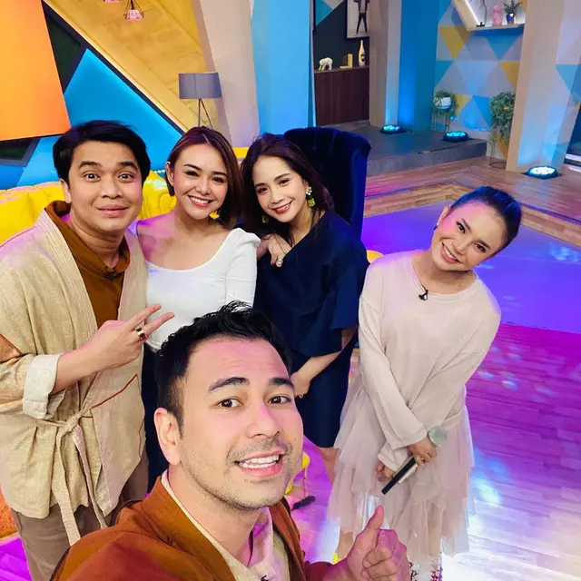 Disebut Diva Millenial Vs Diva Andara, Ini 6 Potret Nagita Slavina Bareng Rossa