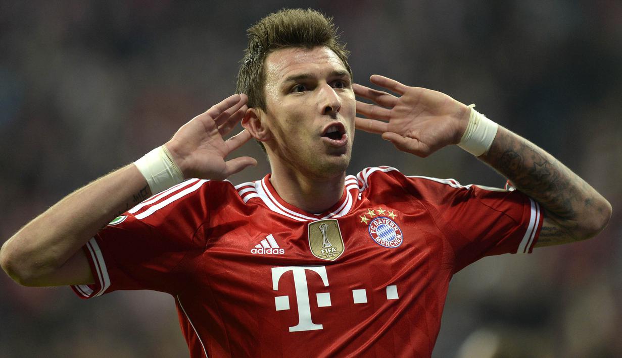 5. Mario Mandzukic - Bomber asal Kroasia ini juga disingkirkan Pep Guardiola karena gaya mainnya yang tidak sesuai skema. Lepas dari Bayern Munchen sempat gabung bersama Atletico Madrid dan kini bersinar bersama Juventus. (AFP/Christof Stache)
