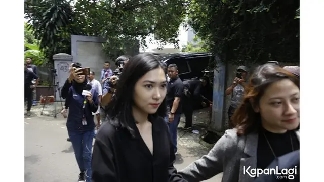 6 Gaya Isyana Sarasvati dengan Rambut Barunya, Makin Cantik Usai Menikah