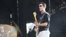 Dylan Minnette of Wallows tampil pada hari ketiga Festival Musik Lollapalooza di Grant Park, Chicago, Amerika Serikat, 30 Juli 2022. Hampir 100 ribu orang dari seluruh dunia datang ke Festival Musik Lollapalooza 2022 yang menjadi salah satu festival musik terbesar di Amerika Serikat. (Photo by Amy Harris/Invision/AP)