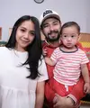 Pasangan selebriti Raffi Ahmad dan Nagita Slavina tengah sibuk mempromosikan film Rafathar. Film yang menganbil judul nama anaknya yang memiliki kekuatan super. (Adrian Putra/Bintang.com)