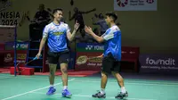 Ganda putra Indonesia, Sabar Karyaman Gutama/Moh Reza Pahlevi Isfahani, tampil pada perempat final Indonesia Open 2024 di Istora Senayan, Jakarta, Jumat (7/6/2024). (Bola.com/Bagaskara Lazuardi)
