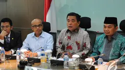 Koalisi Merah Putih akan meminta penjelasan pemerintah atas kenaikan BBM bersubsidi, Jakarta, Senin (24/11/2014). (Liputan6.com/Andrian M Tunay)