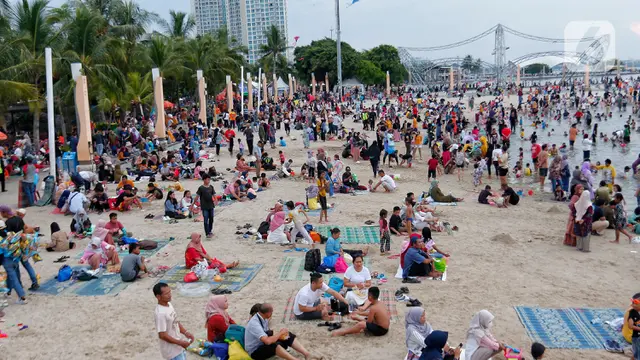 Diserbu Warga, Begini Suasana Pantai Ancol di Hari Kedua Lebaran 2023