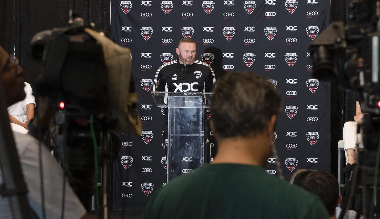 Belum diketahui berapa lama durasi kontrak yang diterima Wayne Rooney sebagai pelatih DC United maupun besaran nilai kontrak pelatih berusia 36 tahun tersebut. (AFP/Roberto Schmidt)