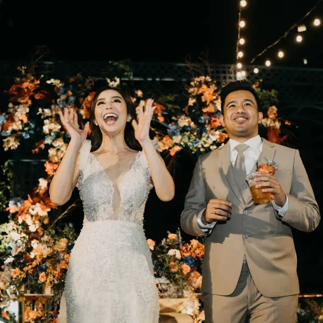 6 Potret Respsi Pernikahan Joshua Suherman dan Clairine Clay, Berkonsep Outdoor