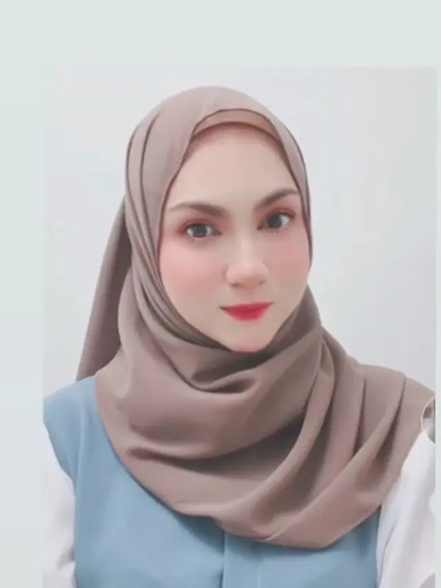 Potret Alessia Cestaro Kenakan Hijab, Tampil Makin Anggun. (Sumber: Instagram/alessia89cestaro)