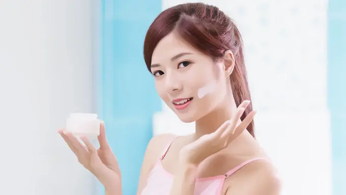 Tips Memilih Micellar Water untuk Kulit Berminyak dan Berjerawat