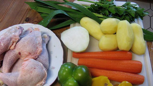 Ilustrasi bahan-bahan sup ayam.
