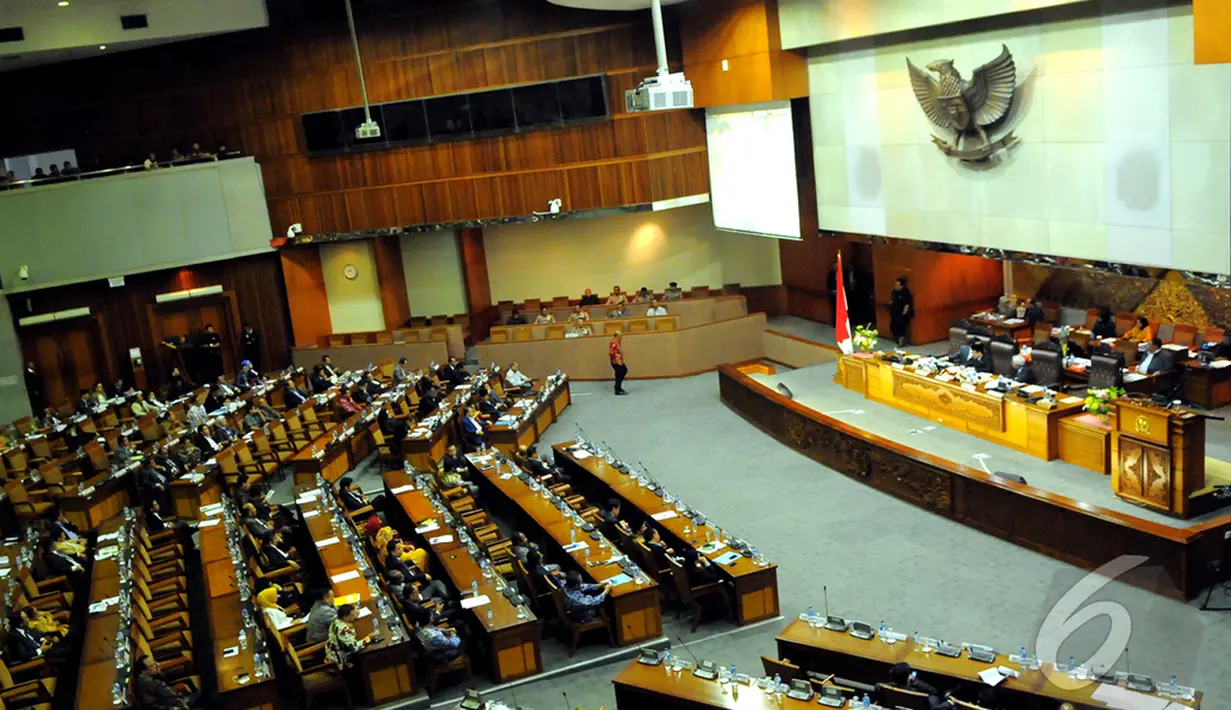 Suasana sidang Paripurna membahas pencalonan Komjen Pol Budi Gunawan sebagai Kapolri, Jakarta, Kamis (15/1/2015). (Liputan6.com/Faisal R Syam)