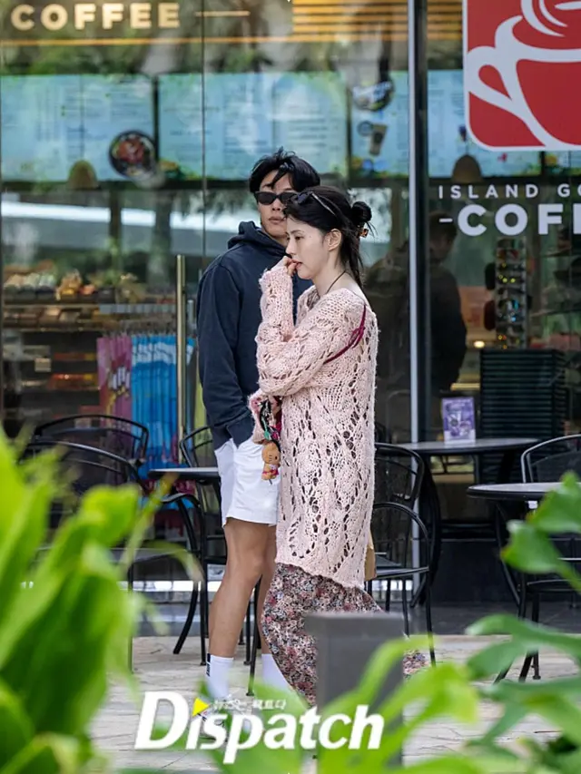 Dispatch memperlihatkan kegiatan Han So Hee dan Ryu Jun Yeol di Hawaii. [Foto: Instagram/koreadispatch]