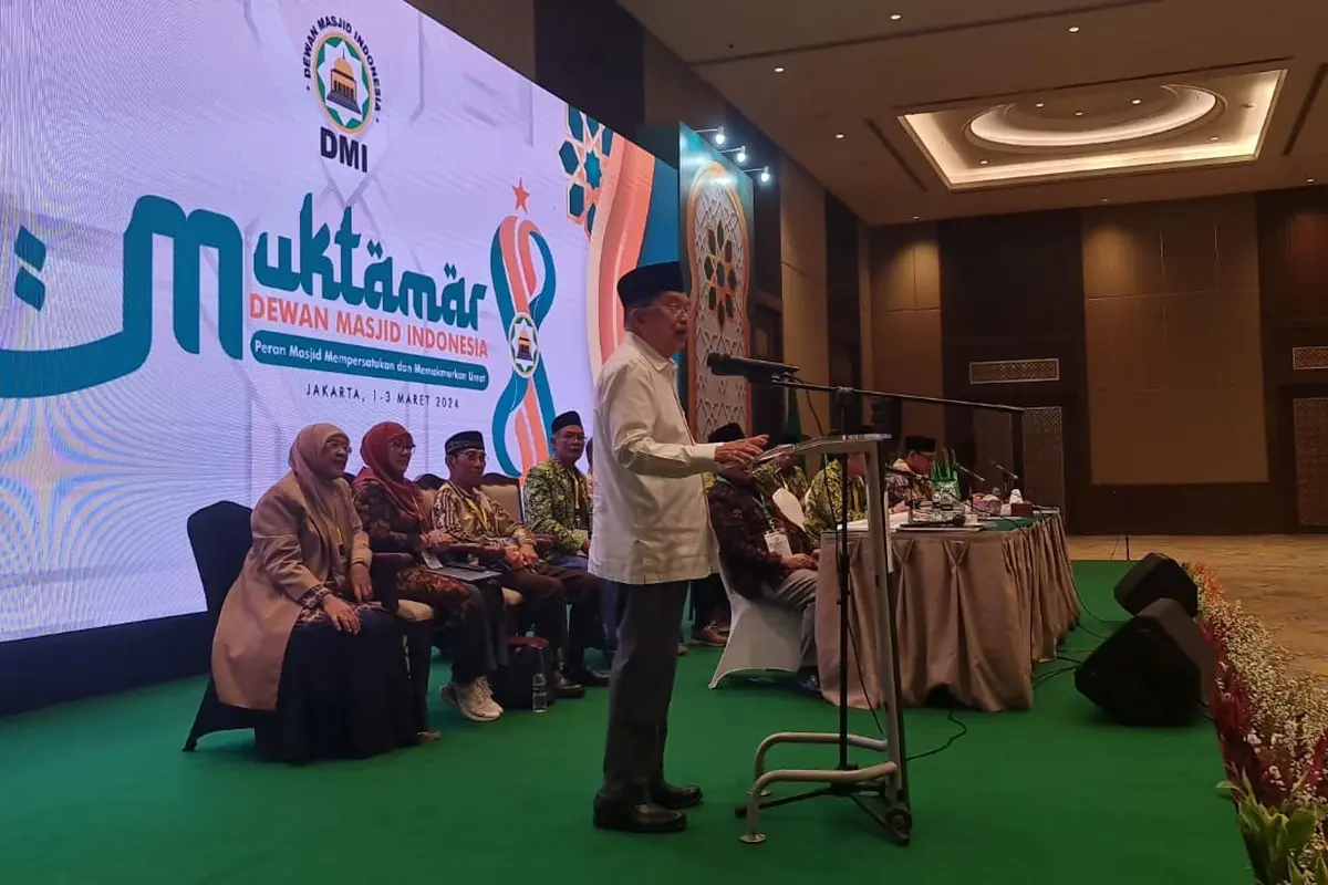 Muktamar ke-VIII Dewan Masjid Indonesia (DMI) menetapkan kembali Jusuf Kalla sebagai Ketua Umum DMI 2024-2029. JK terpilih secara aklamasi.