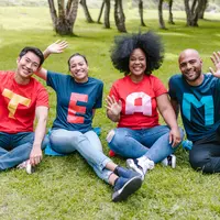 ilustrasi games gathering kantor seru//copyright freepik/