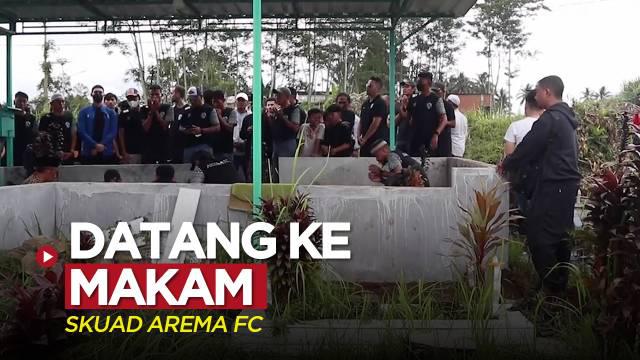 Berita video skuad arema FC melayat ke rumah duka dan datang ke makam salah satu korban tragedi Kanjuruhan, Senin (3/10/2022).